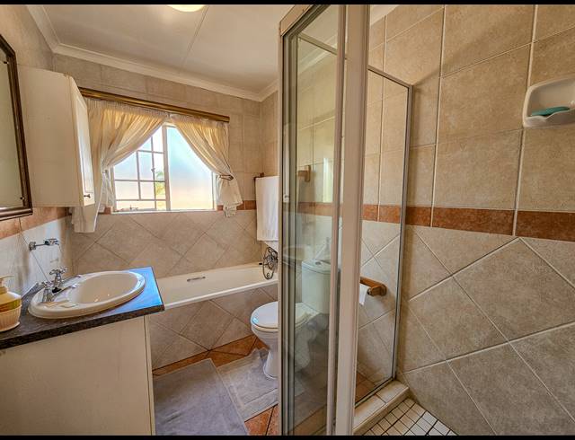 3 BEDROOM DUPLEX FOR SALE IN DIE HOEWES